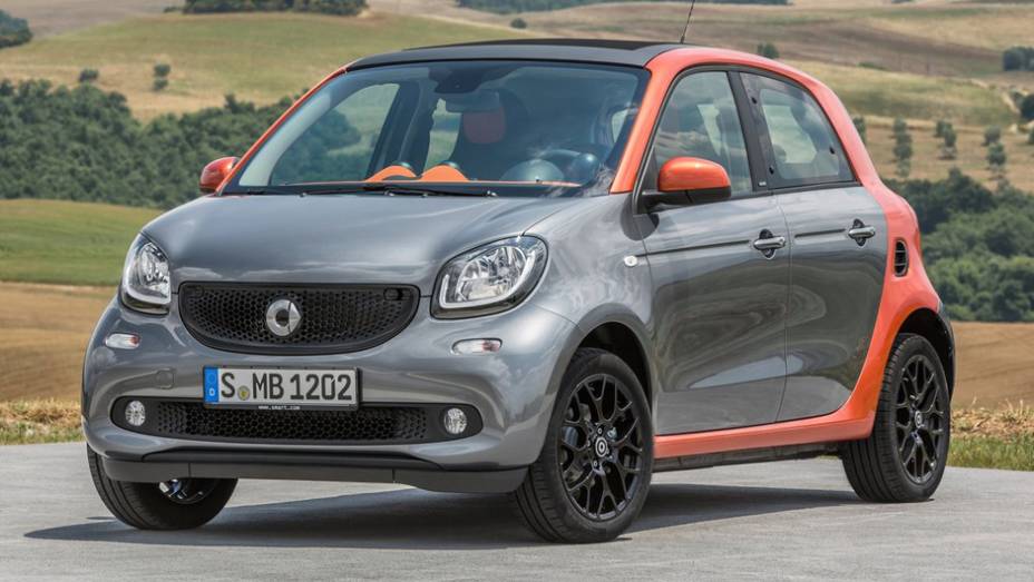 Smart ForFour | <a href="https://quatrorodas.abril.com.br/noticias/mercado/candidatos-carro-ano-2015-europa-sao-revelados-791548.shtml" rel="migration">Leia mais</a>