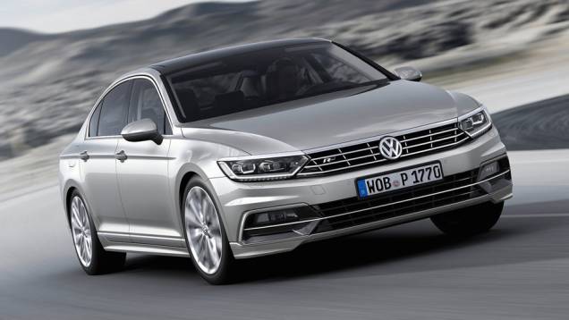 Volkswagen Passat | <a href="https://quatrorodas.abril.com.br/noticias/mercado/candidatos-carro-ano-2015-europa-sao-revelados-791548.shtml" rel="migration">Leia mais</a>