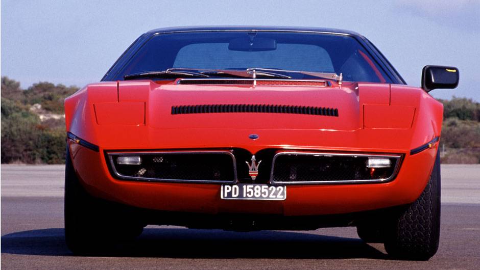 Mais uma vez, o respons&aacute;vel pela forma do carro foi Giorgetto Giugiaro, que ent&atilde;o j&aacute; trabalhava de seu pr&oacute;prio est&uacute;dio, a Italdesign | <a href="https://quatrorodas.abril.com.br/reportagens/classicos/maserati-100-anos-792281.shtml" rel="migration">Leia mais</a>