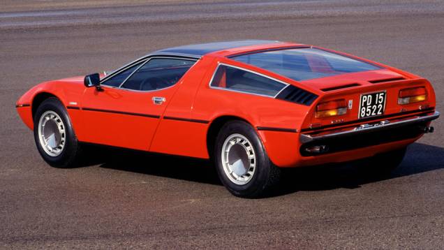 A traseira do Bora era bastante elevada, limitando bastante a visibilidade traseira | <a href="https://quatrorodas.abril.com.br/reportagens/classicos/maserati-100-anos-792281.shtml" rel="migration">Leia mais</a> A traseira do Bora era bastante elevada, limitando bastante a visibilidade traseira | <a href="https://quatrorodas.abril.com.br/reportagens/classicos/maserati-100-anos-792281.shtml" rel="migration">Leia mais</a>