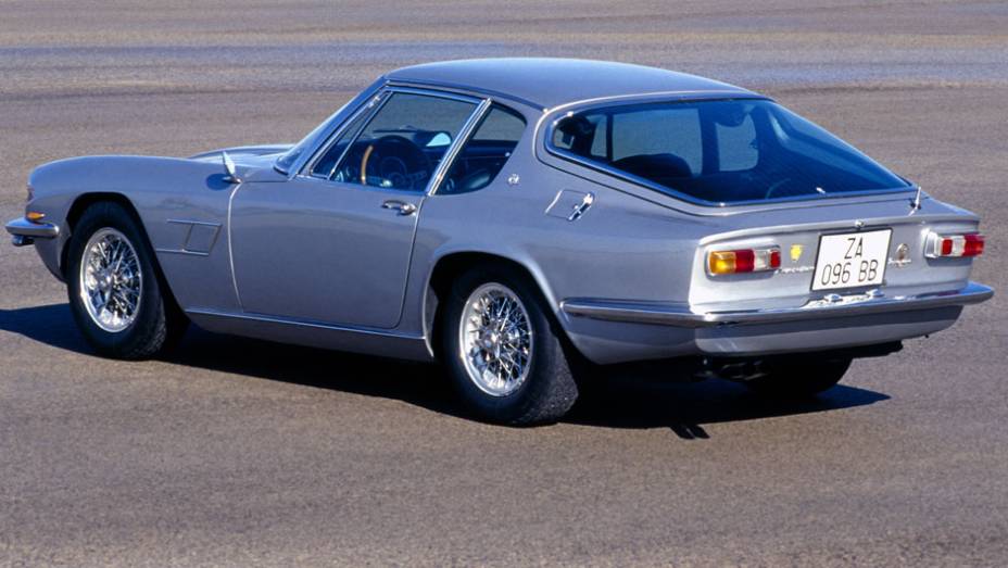 Ponto culminante da evolução dos primeiros Maserati de rua, o Mistral ainda adotava o seis-cilindros em linha do 3500 GT | <a href="https://quatrorodas.abril.com.br/reportagens/classicos/maserati-100-anos-792281.shtml" rel="migration">Leia mais</a>