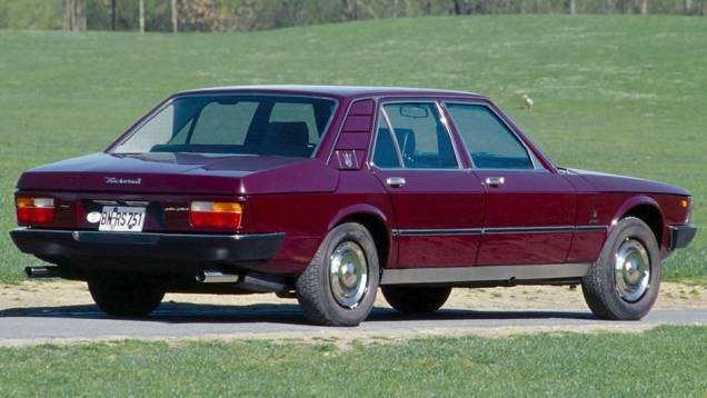 O motor V6 de 190 cv não dava conta suficiente da 1,6 tonelada de peso do sedã de 3,06 metros entre os eixos | <a href="https://quatrorodas.abril.com.br/reportagens/classicos/maserati-100-anos-792281.shtml" rel="migration">Leia mais</a> O motor V6 de 190 cv não dava conta suficiente da 1,6 tonelada de peso do sedã de 3,06 metros entre os eixos | <a href="https://quatrorodas.abril.com.br/reportagens/classicos/maserati-100-anos-792281.shtml" rel="migration">Leia mais</a>