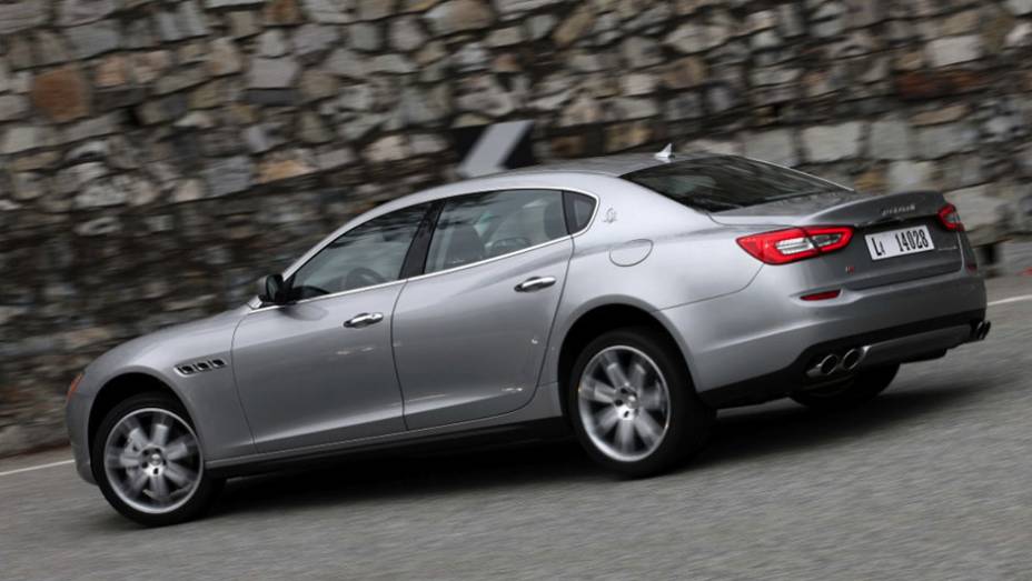 De entrada, oferecia um V6 turbinado de 3.0 litros e 410 cv, mas o topo de linha era um motor V8 biturbo de 530 cv, capaz de fazer o 0 a 100 km/h em 4,7 segundos e máxima de 307 km/h | <a href="http://quatrorodas.abril.com.br/reportagens/classicos/maserat" rel="migration"></a>