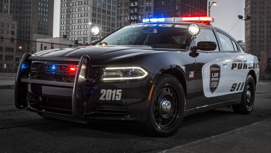 A Dodge exibiu nesta sexta-feira (8) o Charger Pursuit 2015 | <a href="https://quatrorodas.abril.com.br/noticias/fabricantes/dodge-mostra-charger-pursuit-2015-794899.shtml" rel="migration">Leia mais</a>