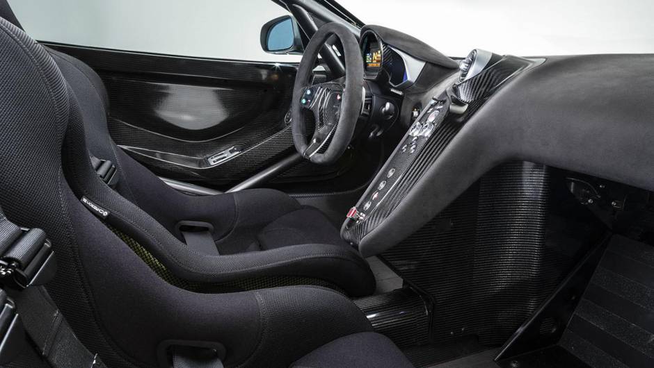 Quanto &agrave; motoriza&ccedil;&atilde;o, o 650S Sprint &eacute; equipado com bloco 3.8 V8 biturbo | <a href="https://quatrorodas.abril.com.br/noticias/fabricantes/mclaren-revela-650s-sprint-795198.shtml" rel="migration">Leia mais</a>