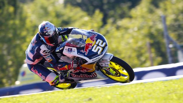 Danny Kent obteve a melhor marca na Moto3 | <a href="https://quatrorodas.abril.com.br/moto/noticias/motogp-marquez-lidera-sexta-feira-silverstone-798313.shtml" rel="migration">Leia mais</a> Danny Kent obteve a melhor marca na Moto3 | <a href="https://quatrorodas.abril.com.br/moto/noticias/motogp-marquez-lidera-sexta-feira-silverstone-798313.shtml" rel="migration">Leia mais</a>