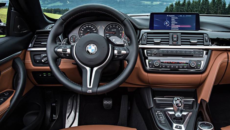 O carro chega aos 100 km/h em menos de 4,2 segundos e atinge uma velocidade m&aacute;xima de 250 km/h | <a href="https://quatrorodas.abril.com.br/noticias/fabricantes/bmw-m4-cabrio-lancado-798454.shtml" rel="migration">Leia mais</a>