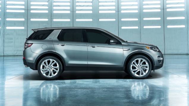 O modelo chegará ao mercado dos Estados Unidos no início de 2015 e será vendido por US$ 37.995 iniciais (32.395 libras esterlinas no Reino Unido) | <a href="https://quatrorodas.abril.com.br/noticias/saloes/paris-2014/land-rover-revela-discovery-sport-detal" rel="migration"></a> O modelo chegará ao mercado dos Estados Unidos no início de 2015 e será vendido por US$ 37.995 iniciais (32.395 libras esterlinas no Reino Unido) | <a href="https://quatrorodas.abril.com.br/noticias/saloes/paris-2014/land-rover-revela-discovery-sport-detal" rel="migration"></a>