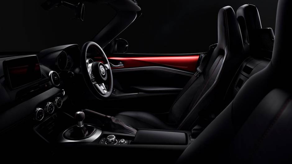 Ser&atilde;o duas op&ccedil;&otilde;es de motoriza&ccedil;&atilde;o com inje&ccedil;&atilde;o direta movidas a gasolina, uma 1.5 e outra 2.0 | <a href="https://quatrorodas.abril.com.br/noticias/fabricantes/mazda-lanca-mx-5-miata-2016-798858.shtml" rel="migration">Leia mais</a>