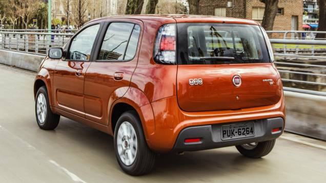 O hatch chega às concessionárias por R$ 30.990 iniciais | <a href="https://quatrorodas.abril.com.br/carros/lancamentos/fiat-novo-uno-2015-798881.shtml" rel="migration">Leia mais</a> O hatch chega às concessionárias por R$ 30.990 iniciais | <a href="https://quatrorodas.abril.com.br/carros/lancamentos/fiat-novo-uno-2015-798881.shtml" rel="migration">Leia mais</a>