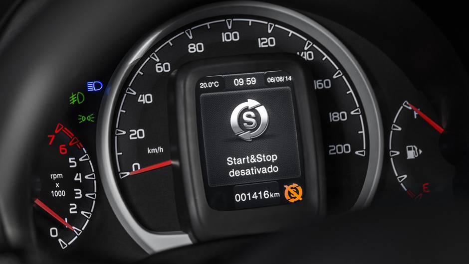 A Fiat destaca o fato de o Novo Uno 2015 ser o primeiro carro produzido no Brasil a contar com o sistema Start&Stop (item de s&eacute;rie na nova vers&atilde;o Evolution) | <a href="https://quatrorodas.abril.com.br/carros/lancamentos/fiat-novo-uno-2015-798881.shtml" rel="migration">Lei</a>