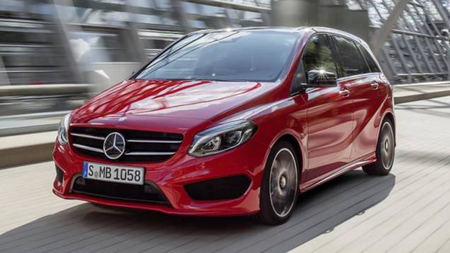 A Mercedes-Benz apresentou nesta sexta-feira (12) o facelift do Classe B | <a href="https://quatrorodas.abril.com.br/noticias/saloes/paris-2014/mercedes-benz-atualiza-classe-b-799644.shtml" rel="migration">Leia mais</a>