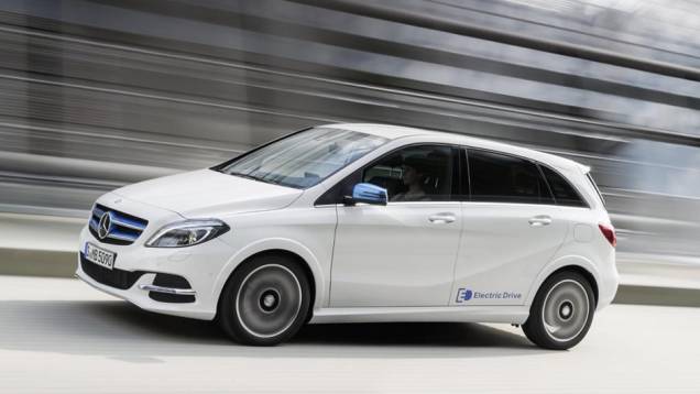 Está disponível uma versão Electric Drive, com motor elétrico de 177 cv e autonomia de 137 quilômetros | <a href="https://quatrorodas.abril.com.br/noticias/saloes/paris-2014/mercedes-benz-atualiza-classe-b-799644.shtml" rel="migration">Leia mais</a>