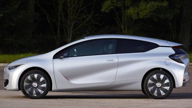 Ele conta com três portas distribuídas de modo assimétrico - uma do lado esquerdo e duas do direito | <a href="https://quatrorodas.abril.com.br/noticias/saloes/paris-2014/renault-eolab-concept-revelado-800268.shtml" rel="migration">Leia mais</a> Ele conta com três portas distribuídas de modo assimétrico - uma do lado esquerdo e duas do direito | <a href="https://quatrorodas.abril.com.br/noticias/saloes/paris-2014/renault-eolab-concept-revelado-800268.shtml" rel="migration">Leia mais</a>