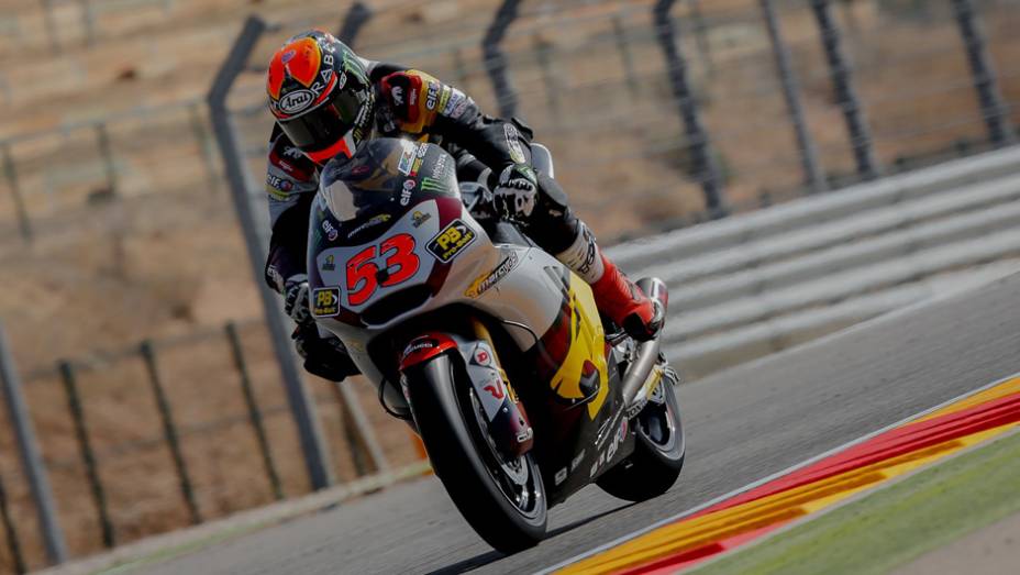 Esteve Rabat foi o primeiro colocado na tabela de tempos da Moto2 | <a href="https://quatrorodas.abril.com.br/moto/noticias/motogp-dovizioso-lidera-treinos-aragon-802709.shtml" rel="migration">Leia mais</a>