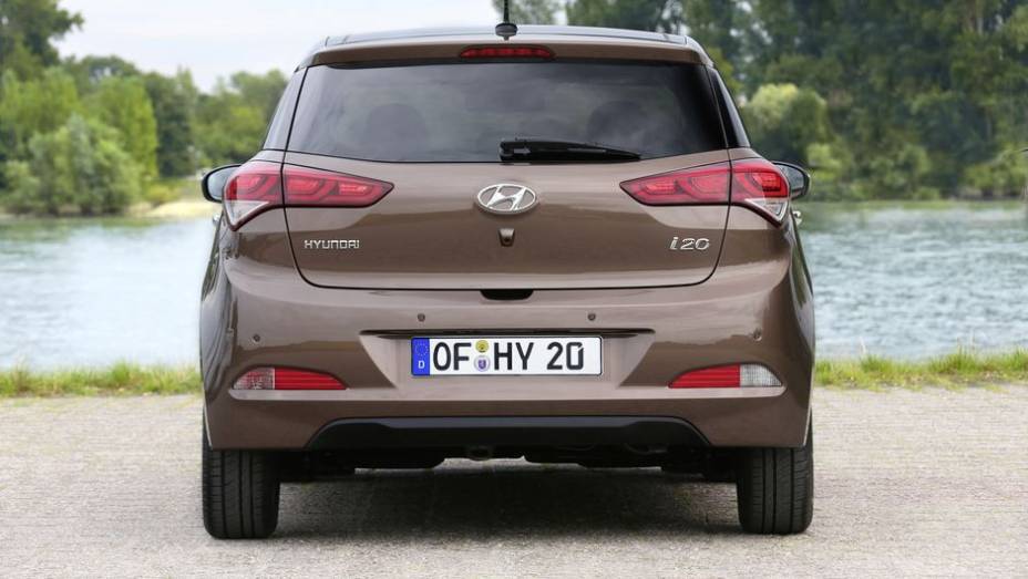 Muitos destacam semelhanças do novo i20 com o brasileiro HB20 | <a href="https://quatrorodas.abril.com.br/noticias/saloes/paris-2014/hyundai-detalhes-i20-europeu-798794.shtml" rel="migration">Leia mais</a>