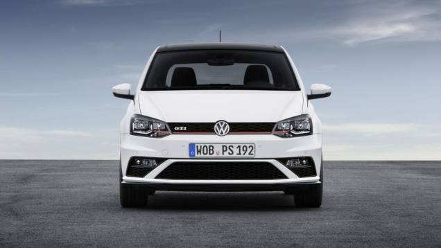 Ele desenvolve 192 cavalos de potência e 33,63 kgfm | <a href="https://quatrorodas.abril.com.br/noticias/saloes/paris-2014/polo-gti-reestilizado-ganha-mais-potencia-800463.shtml" rel="migration">Leia mais</a>