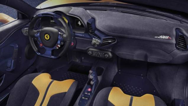 Os bancos apresentam aspecto 3D | <a href="https://quatrorodas.abril.com.br/noticias/saloes/paris-2014/ferrari-divulga-imagens-458-speciale-aperta-802402.shtml" rel="migration">Leia mais</a>