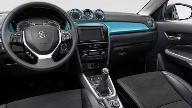 Há duas opções de câmbio manual e uma de transmissão automática | <a href="https://quatrorodas.abril.com.br/noticias/saloes/paris-2014/suzuki-revela-novo-vitara-2015-798061.shtml" rel="migration">Leia mais</a> Há duas opções de câmbio manual e uma de transmissão automática | <a href="https://quatrorodas.abril.com.br/noticias/saloes/paris-2014/suzuki-revela-novo-vitara-2015-798061.shtml" rel="migration">Leia mais</a>