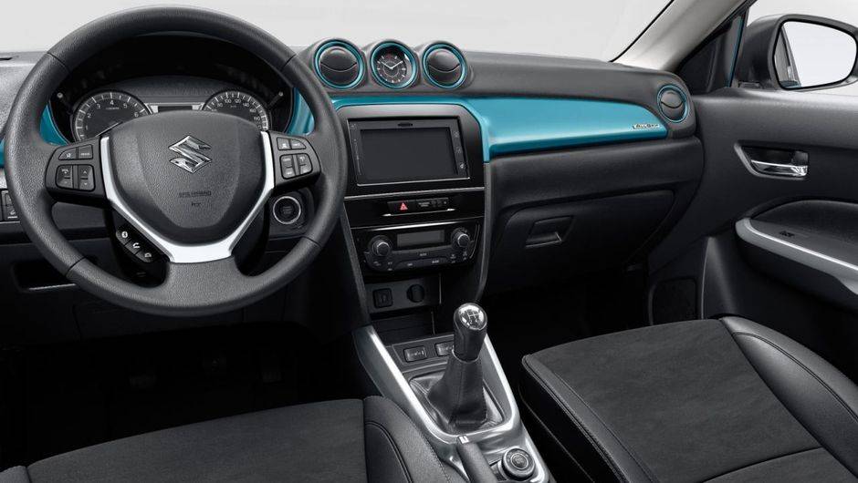 H&aacute; duas op&ccedil;&otilde;es de c&acirc;mbio manual e uma de transmiss&atilde;o autom&aacute;tica | <a href="https://quatrorodas.abril.com.br/noticias/saloes/paris-2014/suzuki-revela-novo-vitara-2015-798061.shtml" rel="migration">Leia mais</a>