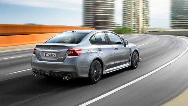 Transmissão varia entre: automática esportiva de oito velocidades - Sport Lineartronic - e manual de seis velocidades. | <a href="https://quatrorodas.abril.com.br/noticias/fabricantes/subaru-apresenta-wrx-salao-automovel-806204.shtml" rel="migration">Leia mais</a>