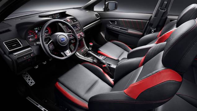 O volante com base achatada traz comandos para troca de marchas e controle de áudio e Bluetooth | <a href="https://quatrorodas.abril.com.br/noticias/fabricantes/subaru-apresenta-wrx-salao-automovel-806204.shtml" rel="migration">Leia mais</a> O volante com base achatada traz comandos para troca de marchas e controle de áudio e Bluetooth | <a href="https://quatrorodas.abril.com.br/noticias/fabricantes/subaru-apresenta-wrx-salao-automovel-806204.shtml" rel="migration">Leia mais</a>