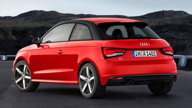 As lanternas e o para-choque também são novos | <a href="https://quatrorodas.abril.com.br/noticias/fabricantes/audi-revela-facelift-a1-2015-813957.shtml" target="_blank" rel="migration">Leia mais</a>