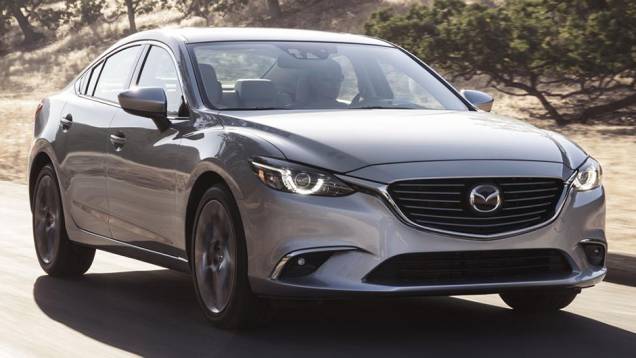 A Mazda mostrou no Salão de Los Angeles a linha 2016 do sedã 6 | <a href="https://quatrorodas.abril.com.br/noticias/saloes/losangeles-2014/novo-mazda6-revelado-los-angeles-816379.shtml" rel="migration">Leia mais</a>