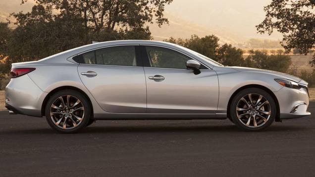 Ele chegará às concessionárias da marca nos Estados Unidos em meados do próximo ano | <a href="https://quatrorodas.abril.com.br/noticias/saloes/losangeles-2014/novo-mazda6-revelado-los-angeles-816379.shtml" rel="migration">Leia mais</a> Ele chegará às concessionárias da marca nos Estados Unidos em meados do próximo ano | <a href="https://quatrorodas.abril.com.br/noticias/saloes/losangeles-2014/novo-mazda6-revelado-los-angeles-816379.shtml" rel="migration">Leia mais</a>