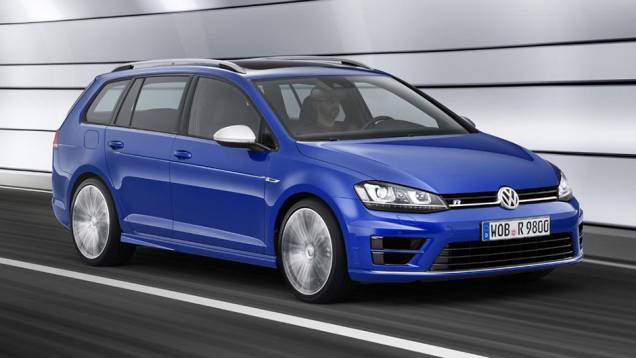 A Volkswagen lança no Salão de Los Angeles, nos Estados Unidos, a versão perua de um dos seus modelos de maior sucesso: o Golf R | <a href="https://quatrorodas.abril.com.br/noticias/saloes/losangeles-2014/volkswagen-lanca-golf-r-variant-salao-los-angeles-81" rel="migration"></a>