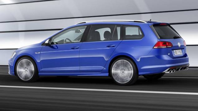 Como tal, a Variant vem equipada com motor 2.0 litros de quatro cilindros em linha turbo | <a href="https://quatrorodas.abril.com.br/noticias/saloes/losangeles-2014/volkswagen-lanca-golf-r-variant-salao-los-angeles-815737.shtml" rel="migration">Leia mais</a>