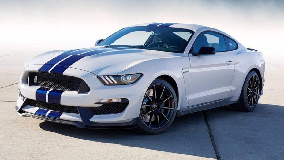 A Ford apresentou o Shelby GT350 Mustang | <a href="https://quatrorodas.abril.com.br/noticias/fabricantes/ford-mostra-shelby-gt350-mustang-815356.shtml" rel="migration">Leia mais</a>