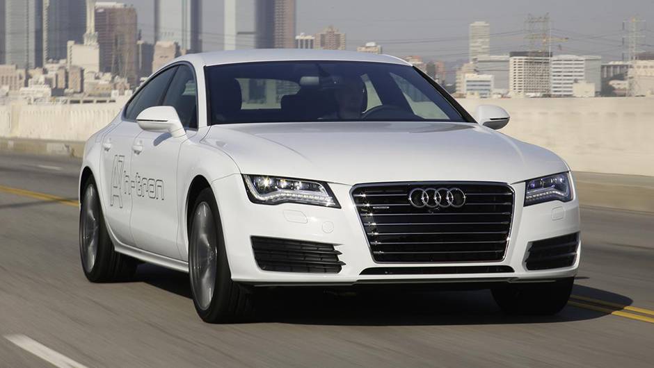 Assim sendo, est&atilde;o garantidos mais de 500 km de autonomia sem necessidade de reabastecimento - o qual pode ser feito em apenas tr&ecirc;s minutos | <a href="https://quatrorodas.abril.com.br/noticias/saloes/losangeles-2014/audi-oficializa-a7-h-tron-quattro-concept" rel="migration"></a>
