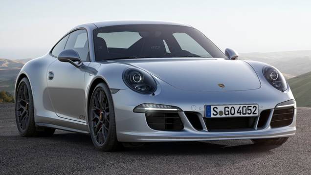 A Porsche aproveita o Salão de Los Angeles para exibir o novo 911 GTS | <a href="https://quatrorodas.abril.com.br/noticias/saloes/losangeles-2014/porsche-exibe-911-gts-los-angeles-816517.shtml" rel="migration">Leia mais</a>