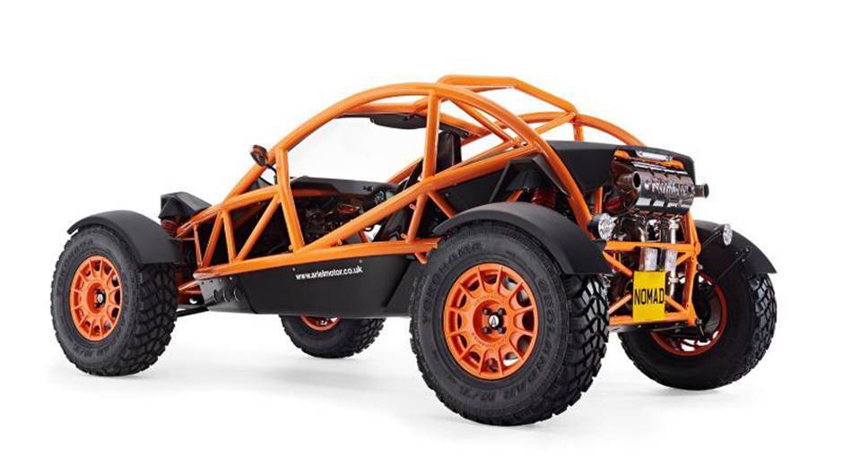 O modelo conta com altura elevada em rela&ccedil;&atilde;o ao solo, pneus off-road, suspens&atilde;o diferenciada, rodas de liga-leve maiores | <a href="https://quatrorodas.abril.com.br/noticias/fabricantes/ariel-nomad-revelado-822660.shtml" rel="migration">Leia mais</a>
