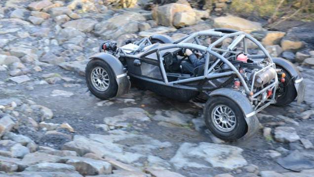 Em termos de motorização, o Ariel Nomad é equipado com um bloco 2.4 de quatro cilindros originário da Honda, oferecendo 235 cavalos de potência e 30,59 mkgf de torque | <a href="https://quatrorodas.abril.com.br/noticias/fabricantes/ariel-nomad-revelado-8226" rel="migration"></a>