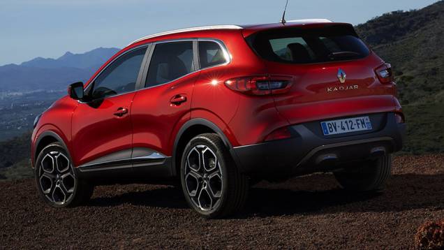 No entanto, outros detalhes já são conhecidos, inclusive o compartilhamento de diversos componentes dele com o Nissan Qashqai | <a href="https://quatrorodas.abril.com.br/noticias/saloes/genebra-2015/renault-kadjar-revelado-831000.shtml" rel="migration">Leia mais</a>