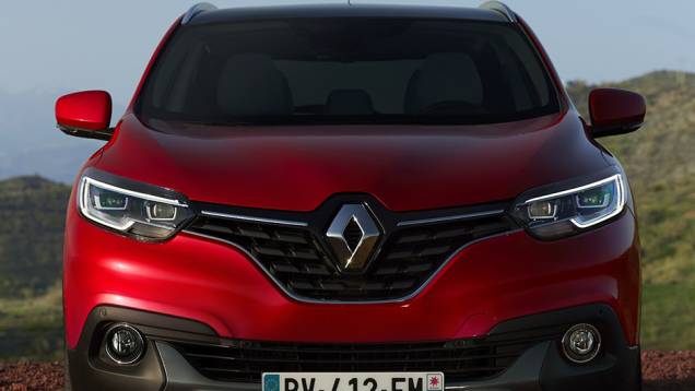 Outra característica é a distância em relação ao solo de 19 centímetros | <a href="https://quatrorodas.abril.com.br/noticias/saloes/genebra-2015/renault-kadjar-revelado-831000.shtml" rel="migration">Leia mais</a> Outra característica é a distância em relação ao solo de 19 centímetros | <a href="https://quatrorodas.abril.com.br/noticias/saloes/genebra-2015/renault-kadjar-revelado-831000.shtml" rel="migration">Leia mais</a>