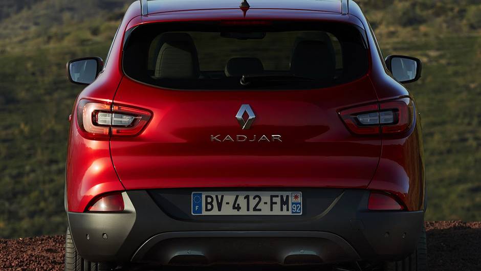 Especula-se que estejam dispon&iacute;veis blocos 1.5 e 1.6 movidos a diesel | <a href="https://quatrorodas.abril.com.br/noticias/saloes/genebra-2015/renault-kadjar-revelado-831000.shtml" rel="migration">Leia mais</a>