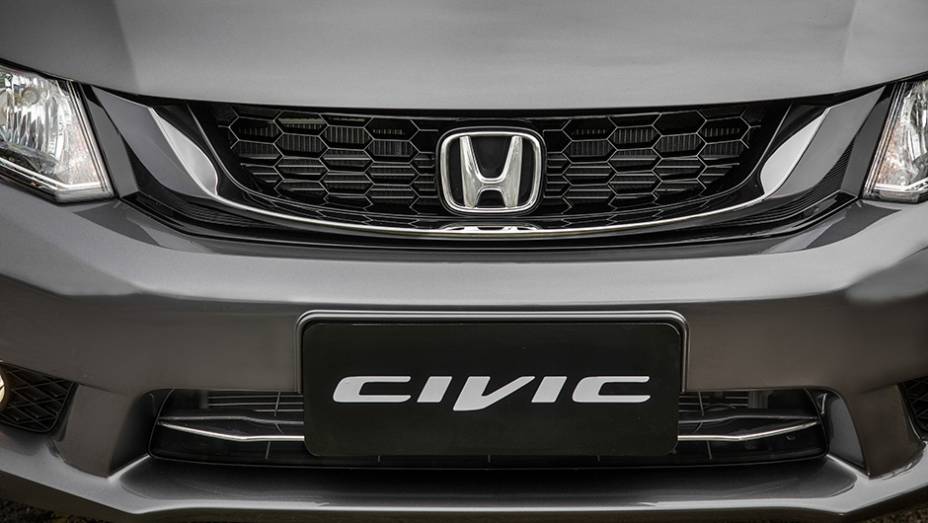 A nova topo de linha chega ao mercado brasileiro por R$ 88.400 | <a href="https://quatrorodas.abril.com.br/noticias/fabricantes/honda-lanca-linha-2016-civic-r-70-900-835240.shtml" rel="migration">Leia mais</a>