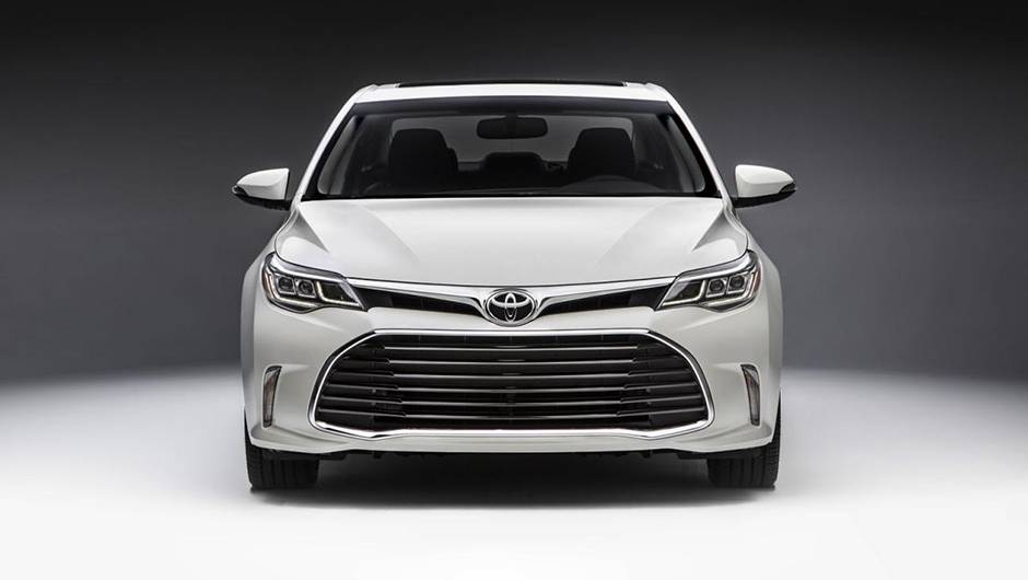 ... grades dianteiras redesenhadas, novas luzes sinalizadoras de dire&ccedil;&atilde;o, entre outros itens | <a href="https://quatrorodas.abril.com.br/noticias/fabricantes/toyota-avalon-recebe-facelift-836220.shtml" rel="migration">Leia mais</a>