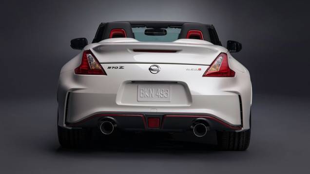 Apesar disso, foram feitas modificações de modo a aumentar a potência para 350 cv | <a href="https://quatrorodas.abril.com.br/noticias/fabricantes/nissan-cria-versao-nismo-concept-370z-roadster-836560.shtml" rel="migration">Leia mais</a>