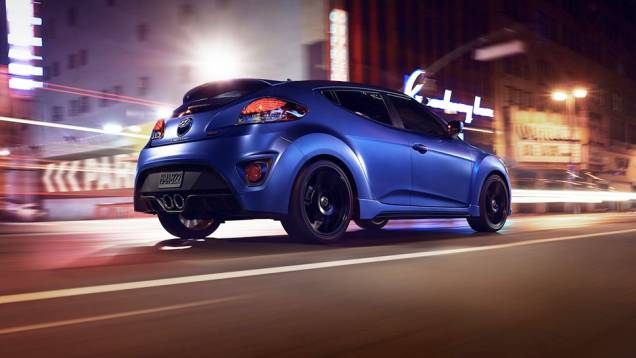 A série já exibe as linhas do modelo pós-facelift | <a href="https://quatrorodas.abril.com.br/noticias/fabricantes/hyundai-veloster-ganha-edicao-rally-836420.shtml" rel="migration">Leia mais</a> A série já exibe as linhas do modelo pós-facelift | <a href="https://quatrorodas.abril.com.br/noticias/fabricantes/hyundai-veloster-ganha-edicao-rally-836420.shtml" rel="migration">Leia mais</a>