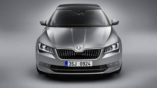 Entre os itens opcionais, destaque para os faróis bi-xenônio com luzes diurnas de LED integradas | <a href="https://quatrorodas.abril.com.br/noticias/saloes/genebra-2015/skoda-oficializa-superb-2015-837603.shtml" rel="migration">Leia mais</a> Entre os itens opcionais, destaque para os faróis bi-xenônio com luzes diurnas de LED integradas | <a href="https://quatrorodas.abril.com.br/noticias/saloes/genebra-2015/skoda-oficializa-superb-2015-837603.shtml" rel="migration">Leia mais</a>