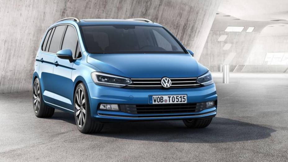 Mais espaço para ocupantes e bagagem: são esses os destaques do novo Volkswagen Touran | <a href="https://quatrorodas.abril.com.br/noticias/saloes/genebra-2015/volkswagen-revela-nova-geracao-touran-840323.shtml" target="_blank" rel="migration">Leia mais</a>