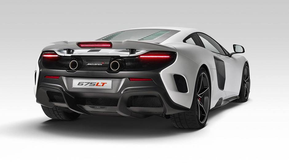 J&aacute; o motor 3.8 V8 biturbo tem 50% de pe&ccedil;as novas, passando a oferecer 675 cv | <a href="https://quatrorodas.abril.com.br/noticias/saloes/genebra-2015/mclaren-apresenta-675lt-840821.shtml" rel="migration">Leia mais</a>
