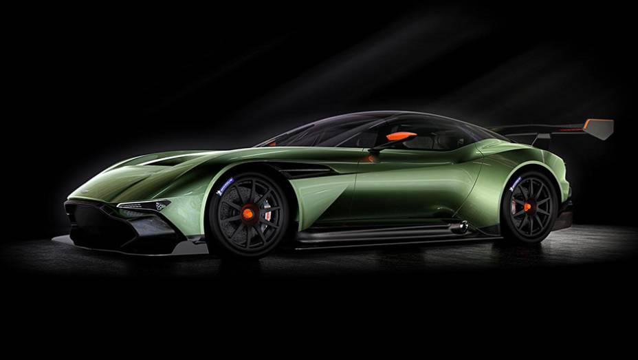 O Vulcan é o novo carro de competição da Aston Martin | <a href="http://quatrorodas.abril.com.br/noticias/saloes/genebra-2015/aston-martin-vulcan-revelado-840800.shtml" rel="migration">Leia mais</a>
