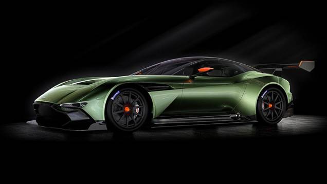 O Vulcan é o novo carro de competição da Aston Martin | <a href="https://quatrorodas.abril.com.br/noticias/saloes/genebra-2015/aston-martin-vulcan-revelado-840800.shtml" rel="migration">Leia mais</a>