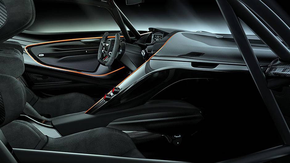 Em termos de condu&ccedil;&atilde;o, o carro tem controle de tra&ccedil;&atilde;o vari&aacute;vel e amortecedores ajust&aacute;veis | <a href="https://quatrorodas.abril.com.br/noticias/saloes/genebra-2015/aston-martin-vulcan-revelado-840800.shtml" rel="migration">Leia mais</a>
