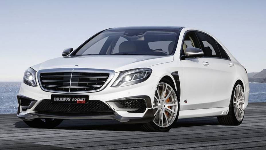 Refinamento e muitos cavalos: esse é o Brabus Rocket 900, baseado no Mercedes-Benz Classe S | <a href="https://quatrorodas.abril.com.br/noticias/saloes/genebra-2015/brabus-exibe-classe-s-rocket-900-841942.shtml" rel="migration">Leia mais</a>